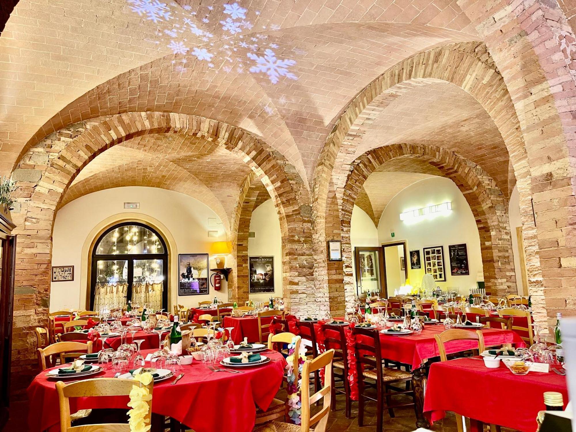 Le Vecchie Cantine Hotell Chianni Eksteriør bilde